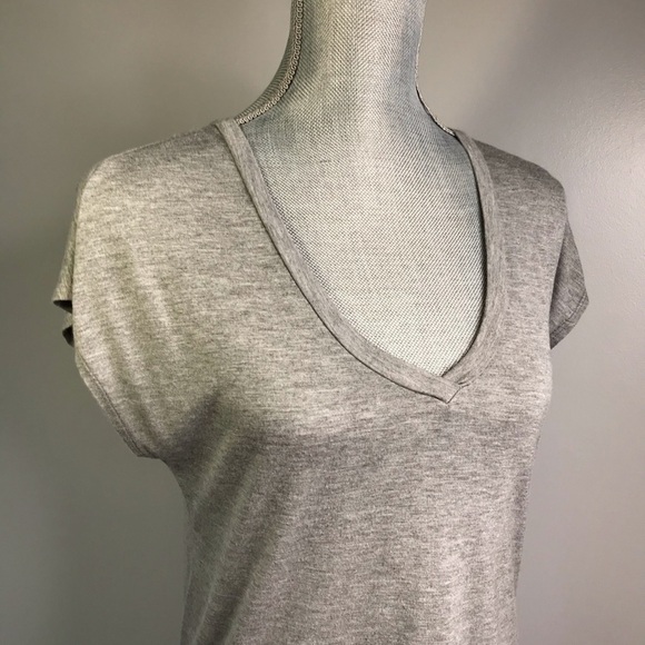 TROUVE Nordstrom Grey  V-Neck Hi Lo Tee Small - Picture 4 of 16